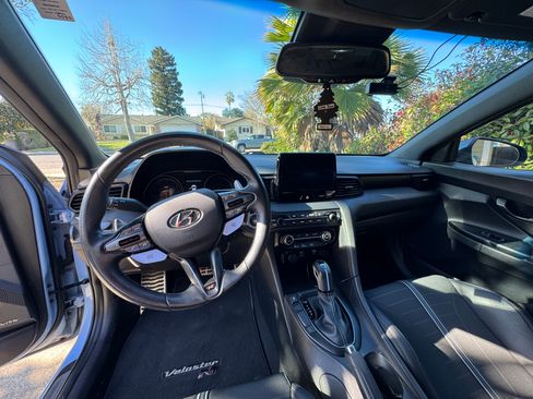 Used 2022 Hyundai Veloster N image 11