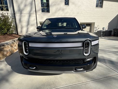 Used 2022 Rivian R1T Adventure image 9