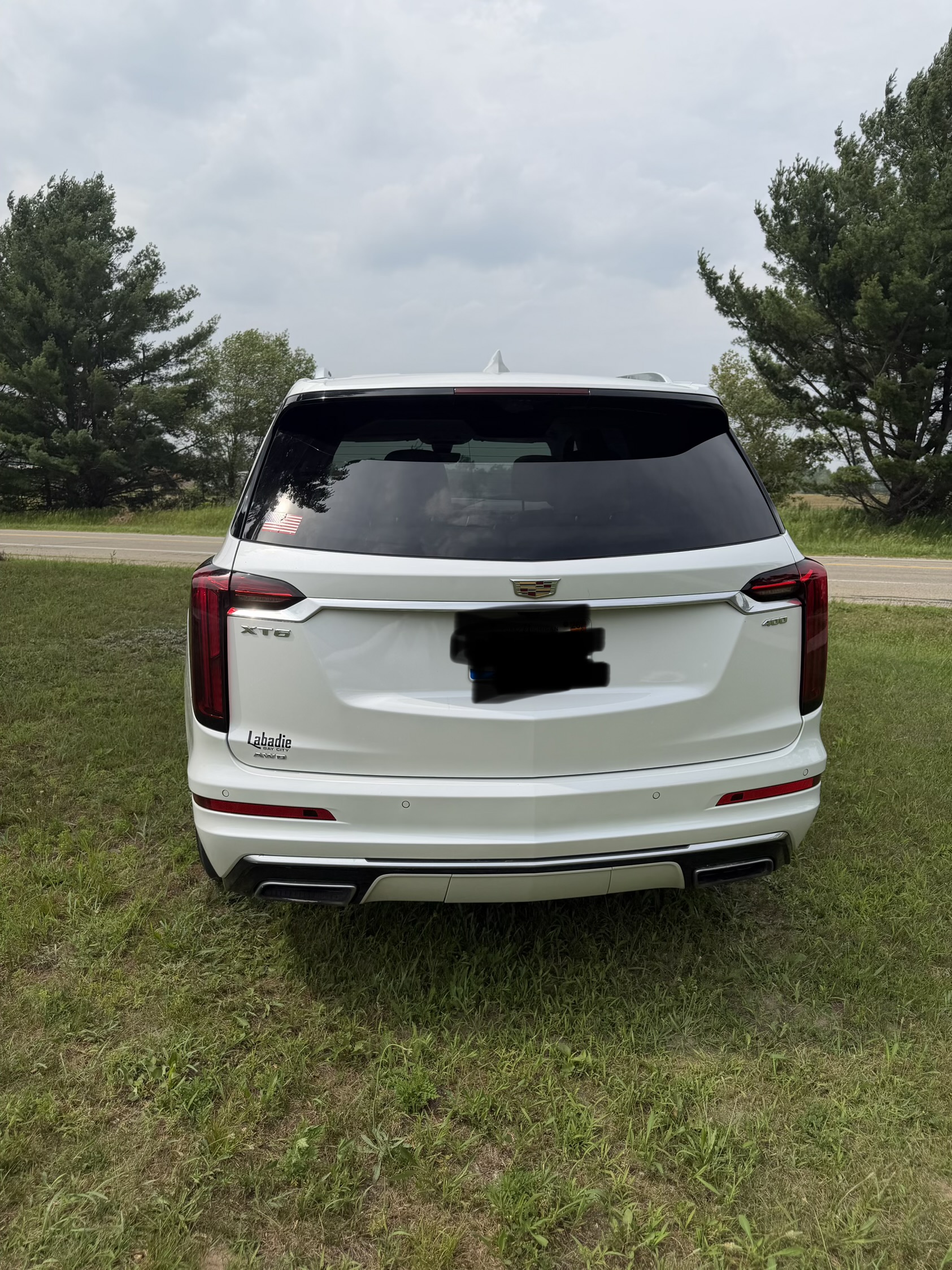 Used 2023 Cadillac XT6 Premium Luxury w/ Technology Package AWD/4WD image 4