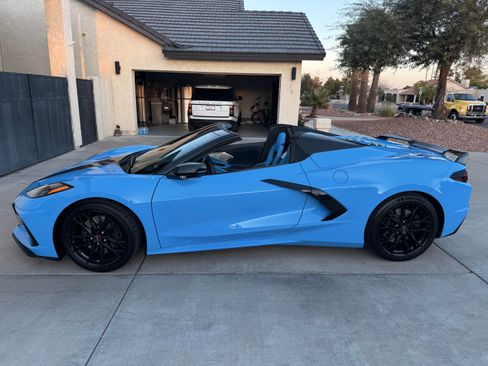 Used 2023 Chevrolet Corvette Stingray Premium Conv w/ Z51 Performance Package RWD image 2