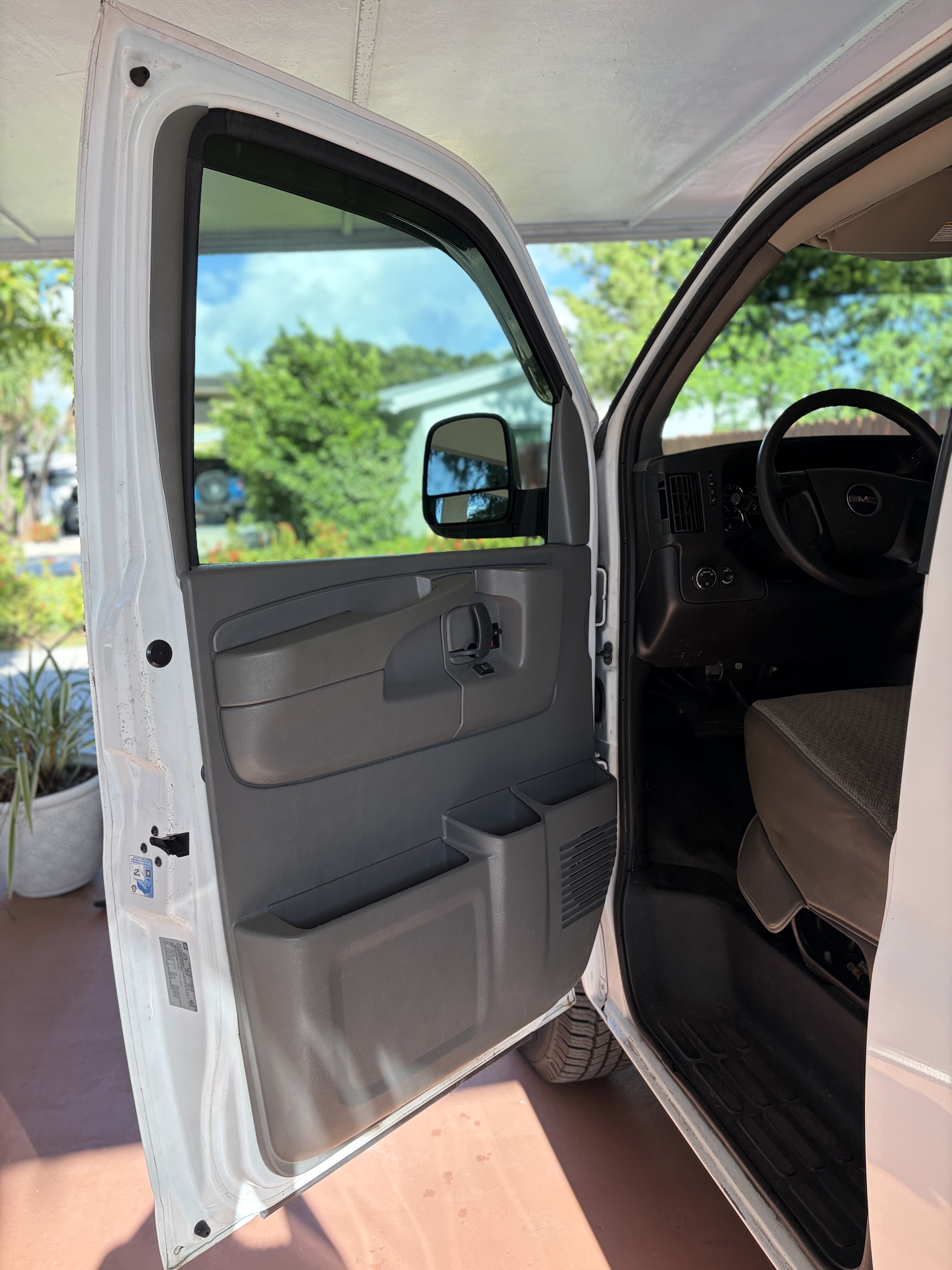 Used 2013 GMC Savana 2500 RWD image 6