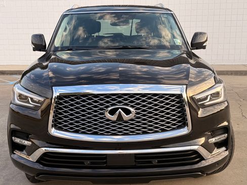 Used 2018 INFINITI QX80 2WD w/ Driver Assistance Package image 2
