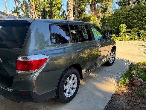 Used 2013 Toyota Highlander FWD image 5