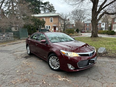 Used 2013 Toyota Avalon Limited image 12