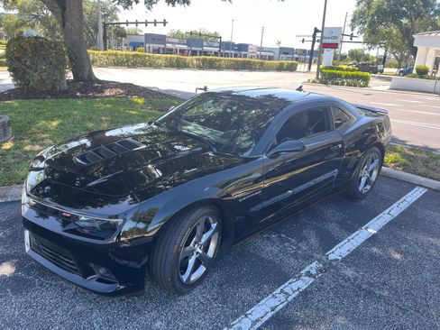 Used 2014 Chevrolet Camaro SS w/ RS Package RWD image 8