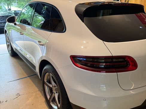 Used 2017 Porsche Macan AWD/4WD image 4