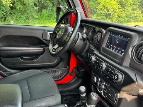 Used 2021 Jeep Wrangler Unlimited Sport AWD/4WD image 14