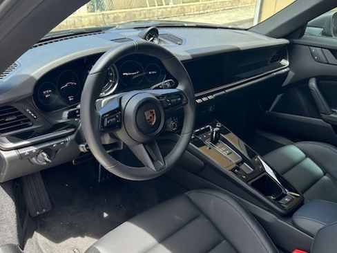 Used 2024 Porsche 911 Carrera image 11