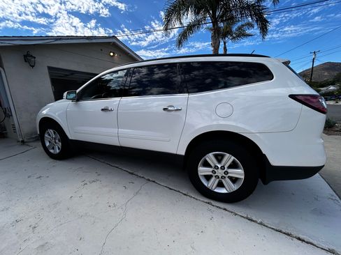 Used 2014 Chevrolet Traverse LT image 4