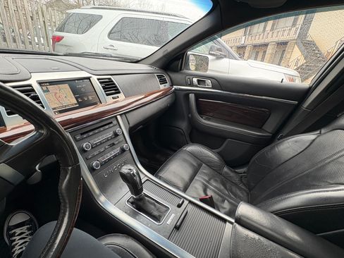 Used 2012 Lincoln MKS image 13