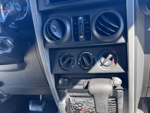 Used 2009 Jeep Wrangler Unlimited X image 14