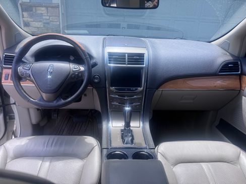 Used 2013 Lincoln MKX AWD image 6