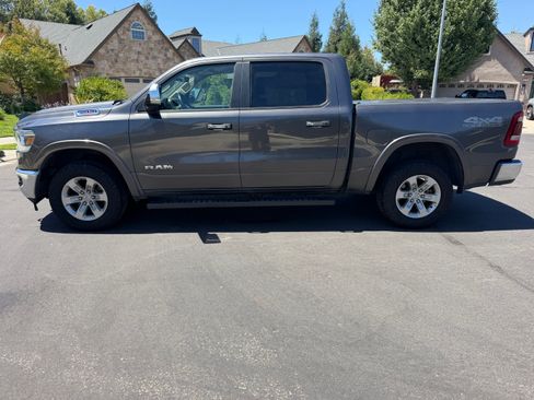 Used 2021 RAM 1500 Laramie AWD/4WD image 1