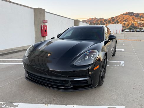 Used 2019 Porsche Panamera 4 image 28