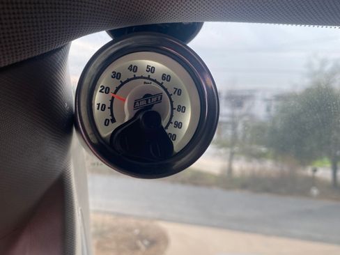 Used 2015 GMC Sierra 2500 Denali w/ Suspension Package, Off-Road image 21