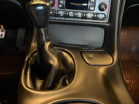 Used 2004 Chevrolet Corvette Z06 w/ Z06 Preferred Equipment Group RWD image 6