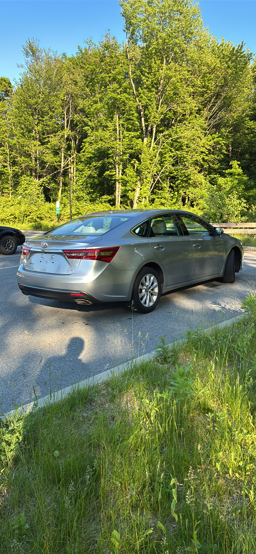 Used 2016 Toyota Avalon XLE FWD image 4