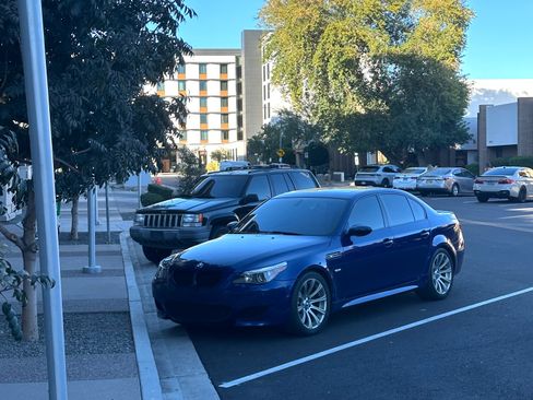 Used 2006 BMW M5 Sedan 4D image 1