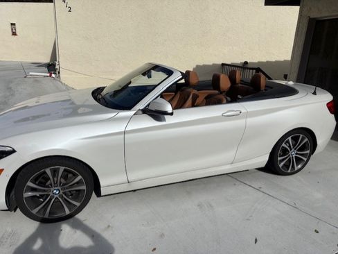 Used 2018 BMW 230i Convertible image 4