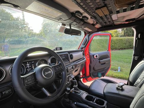 Used 2019 Jeep Wrangler Unlimited Sport S AWD/4WD image 21