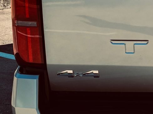 Used 2025 Toyota Tacoma SR5 image 9