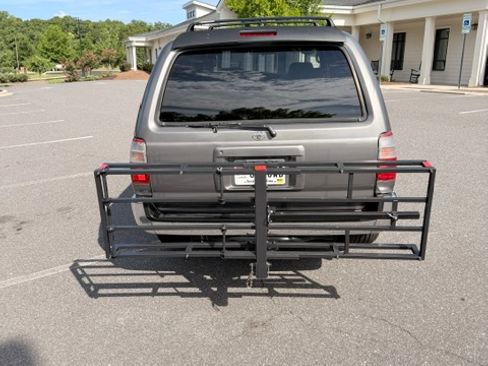 Used 1998 Toyota 4Runner SR5 w/ Sport Seat Pkg RWD image 5