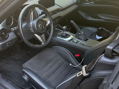 Used 2025 MAZDA MX-5 Miata RF Club w/ Weather Package RWD image 11