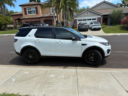 Used 2017 Land Rover Discovery Sport HSE AWD/4WD image 16