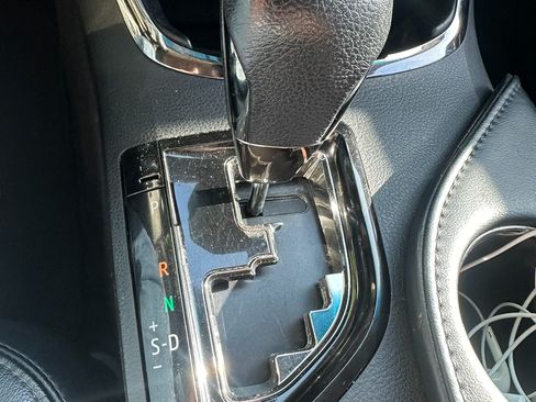 Used 2016 Toyota Avalon XLE FWD image 13