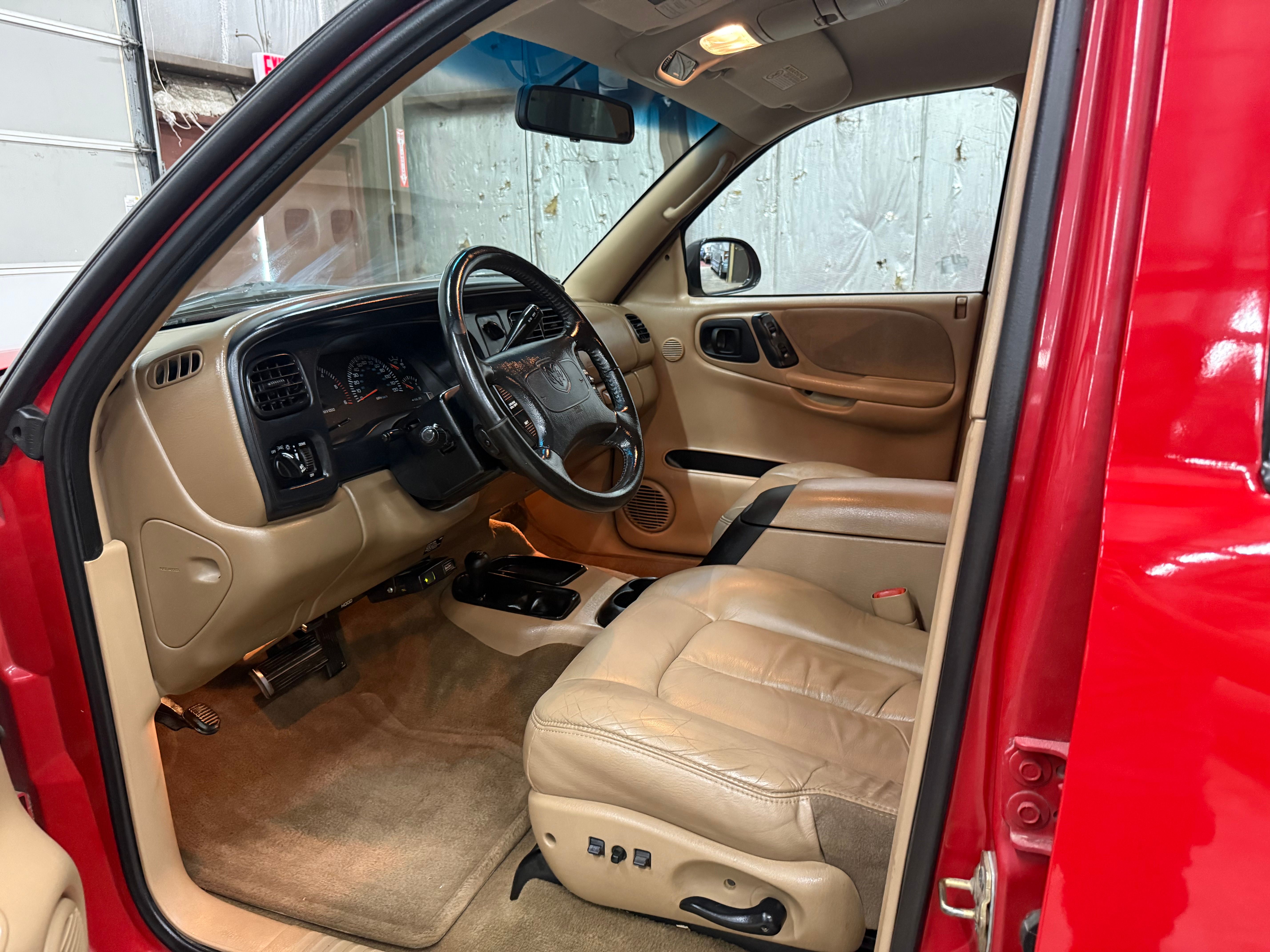 Used 1999 Dodge Durango 4WD image 21