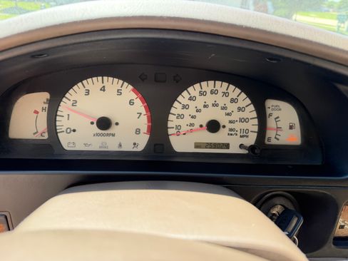 Used 2001 Toyota Tacoma PreRunner RWD image 13