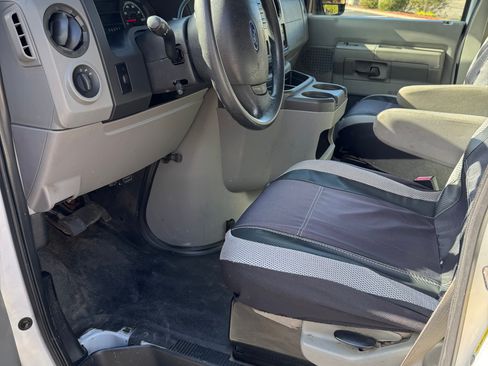 Used 2012 Ford E-250 and Econoline 250 w/ PWR Group image 5