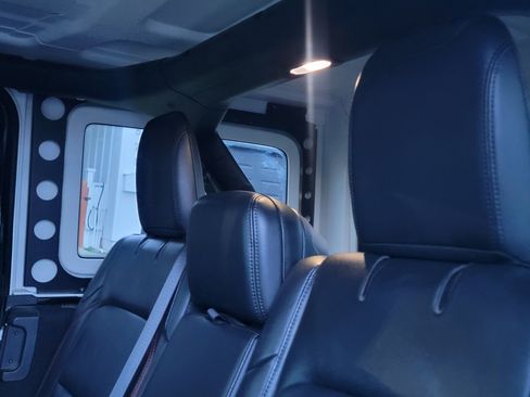 Used 2018 Jeep Wrangler Unlimited Rubicon image 23