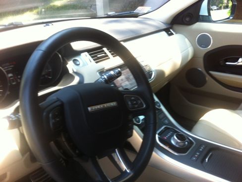 Used 2012 Land Rover Range Rover Evoque Pure Premium image 10