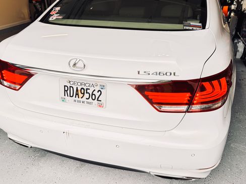 Used 2013 Lexus LS 460 L w/ Preferred Accessory Package RWD image 4
