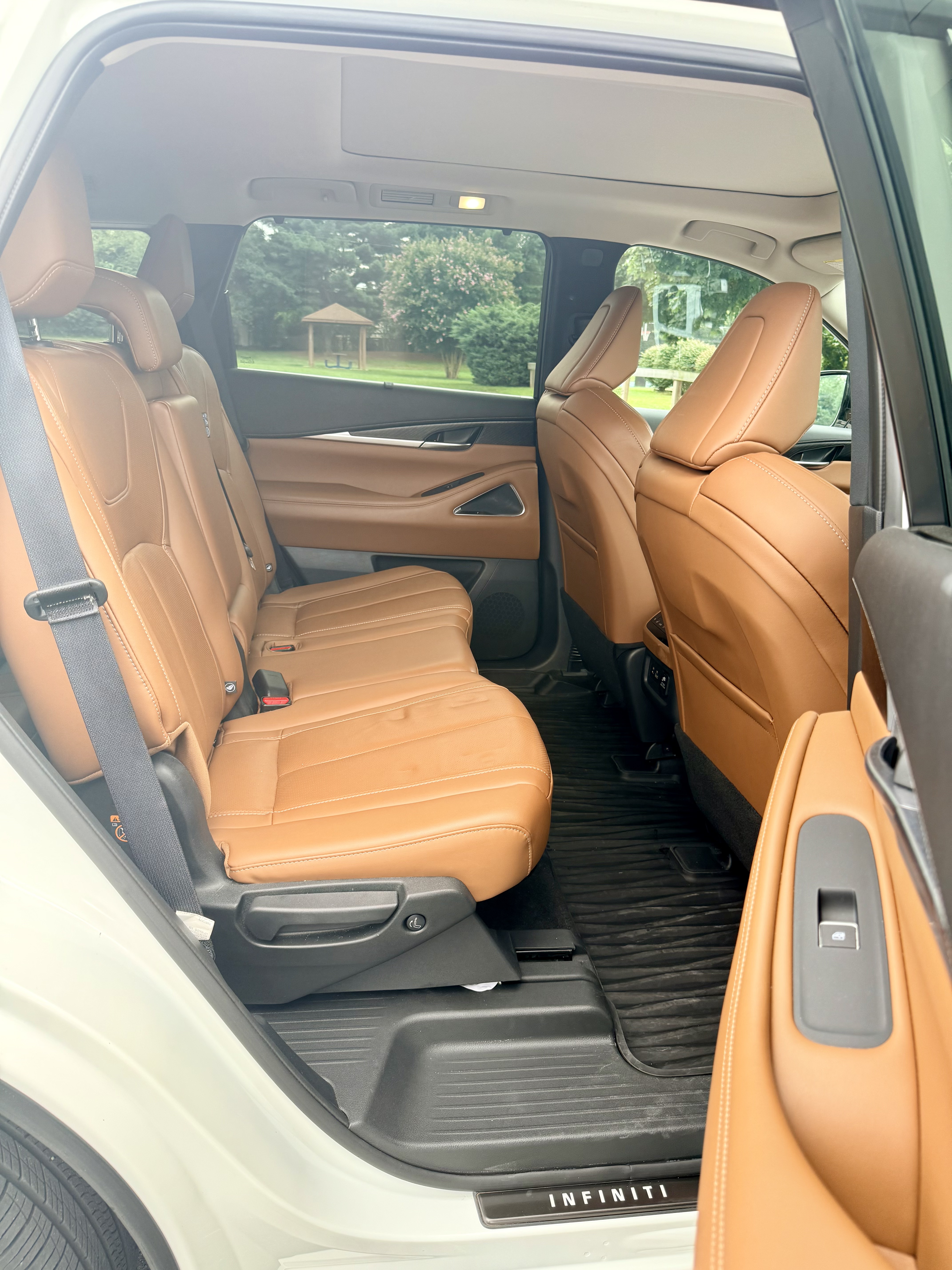 Used 2024 INFINITI QX60 Sensory AWD/4WD image 24