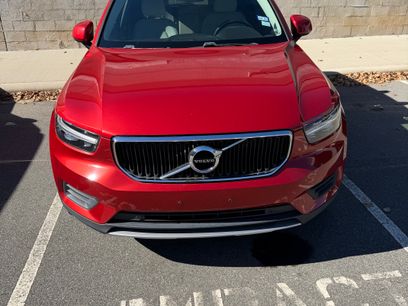 Used 2020 Volvo XC40 T4 Momentum