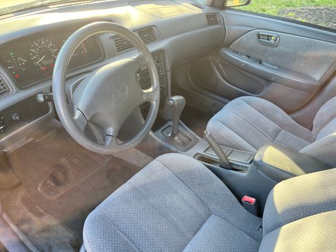 Used 2001 Toyota Camry LE image 10