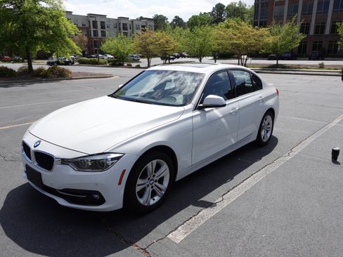 Used 2017 BMW 330i Sedan image 1