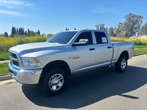 Used 2018 RAM 2500 Tradesman w/ Chrome Appearance Group image 13