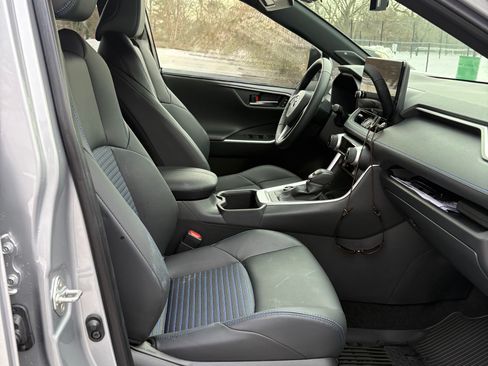Used 2025 Toyota RAV4 XSE image 9