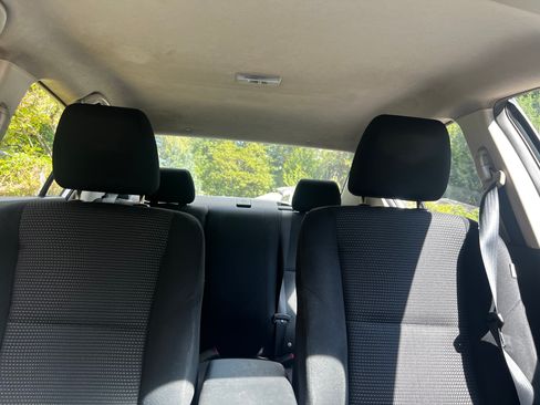 Used 2012 MAZDA MAZDA3 i SV FWD image 26
