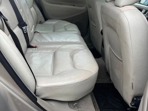 Used 2005 Volvo V70 2.4 FWD image 5