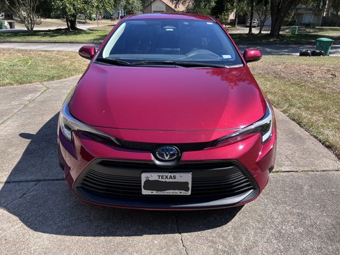 Used 2024 Toyota Corolla LE image 6