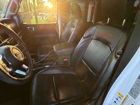 Used 2020 Jeep Gladiator Rubicon AWD/4WD image 18