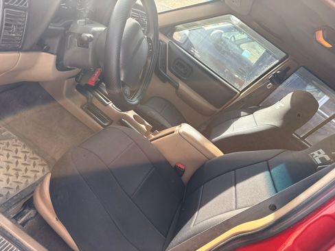 Used 2000 Jeep Cherokee Classic image 13