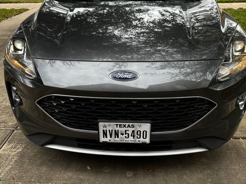 Used 2020 Ford Escape SEL image 1