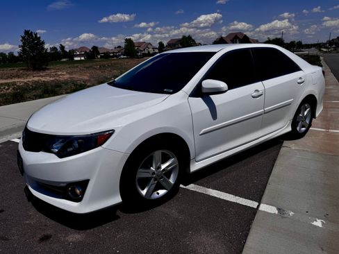 Used 2013 Toyota Camry SE FWD image 6