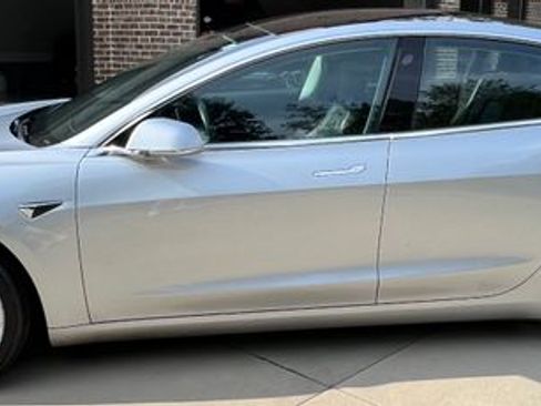 Used 2018 Tesla Model 3 Long Range image 10