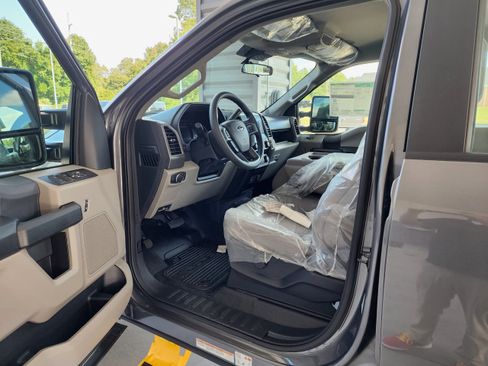 Used 2022 Ford F450 XL w/ STX Appearance Package AWD/4WD image 5